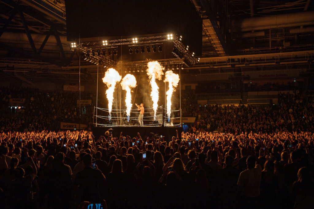 Burning boxing ring at the concert of Kontra K